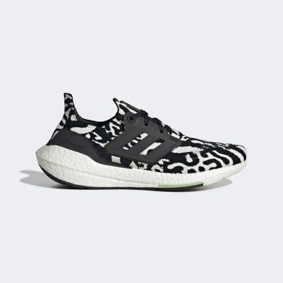 [NEW] Men's Adidas Ultraboost 22 Shoes Size 9.5 GX6300